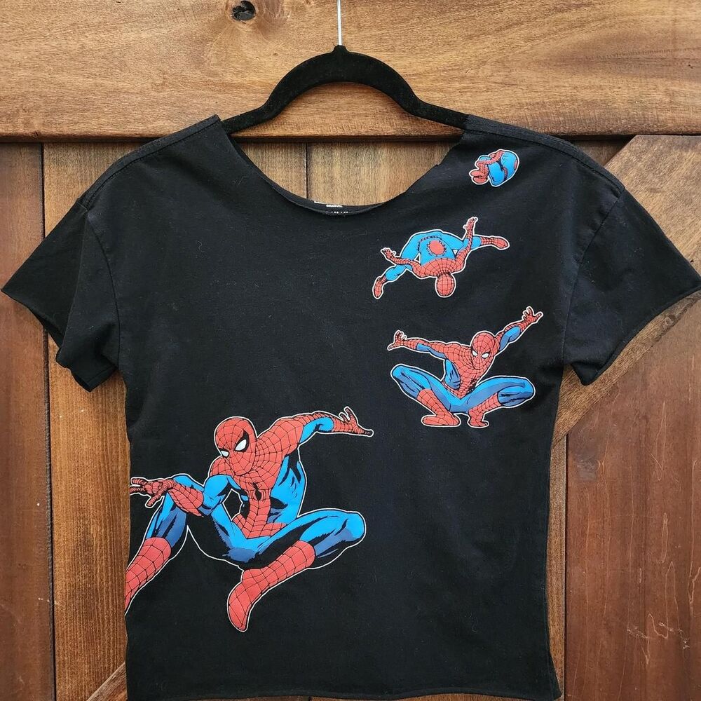 Marvel Women's Black and Red T-shirt